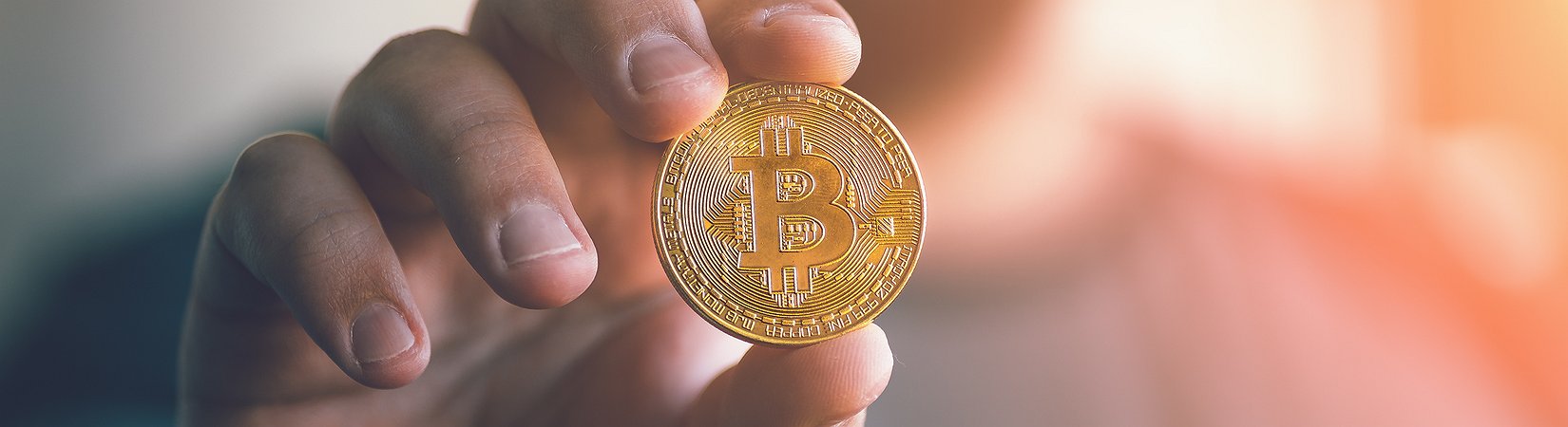 Bitcoin aproximou-se dos 6.000 dólares pela primeira vez