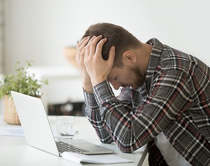 Bitcoin in ribasso, sfiorata quota 6700 $