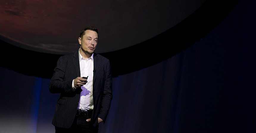 Elon Musk annuncia la presentazione del camion a guida autonoma di Tesla