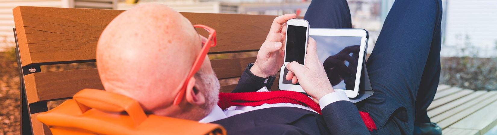 Cómo invertir en un mundo de noticias falsas