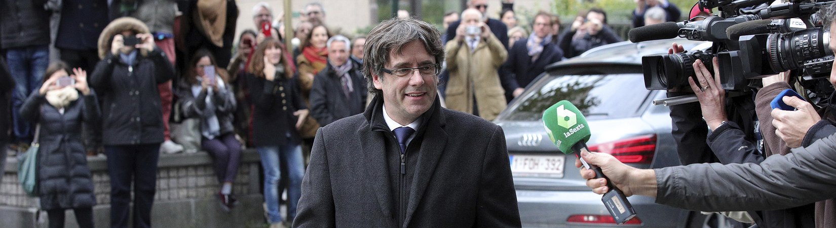 Puigdemont y sus exconsejeros quedan en libertad condicional