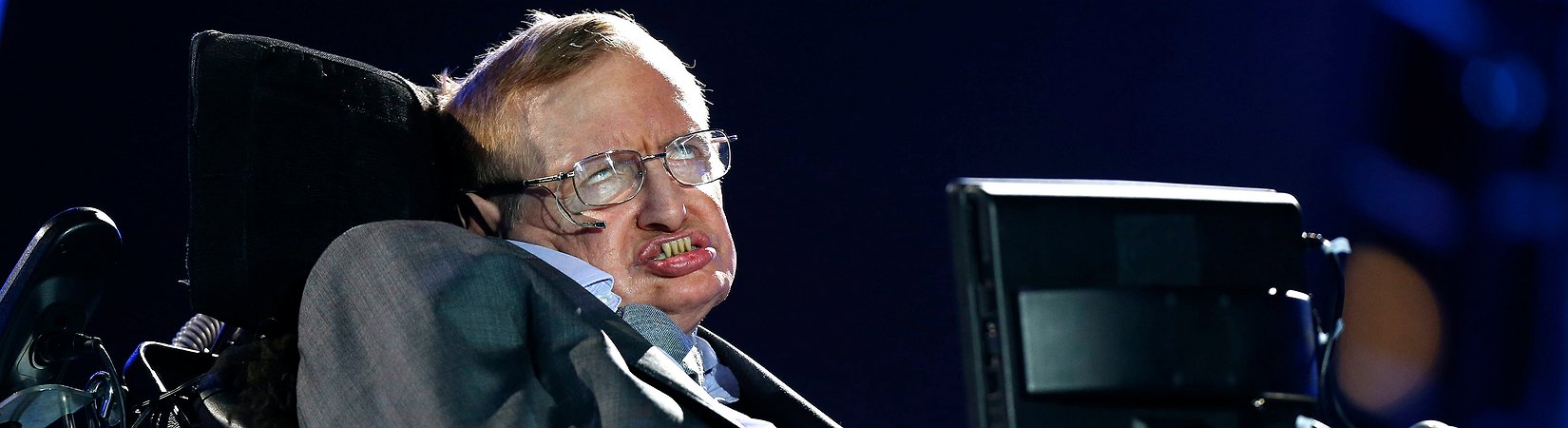 Superhombres, extraterrestres y Dios: las últimas predicciones de Stephen Hawking