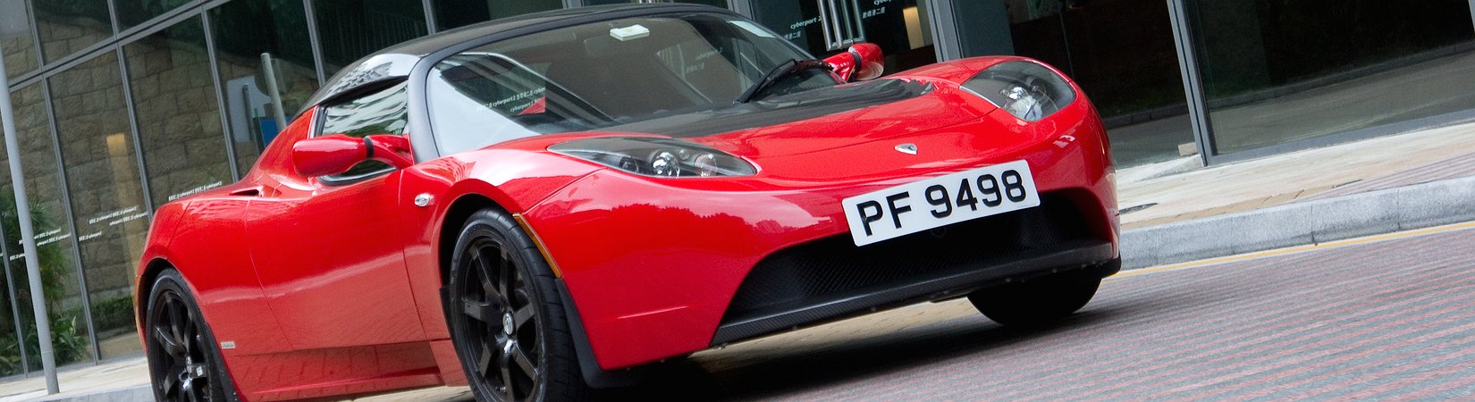 تحديث السيارات الكهربائية  Tesla Roadster