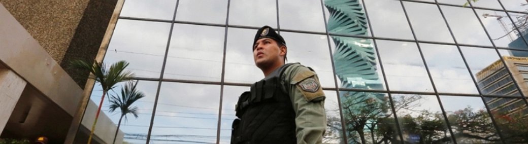Le autorità hanno fatto irruzione negli uffici dello studio legale Mossack Fonseca a Panama City