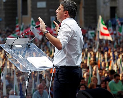 Renzi: referendum è derby tra passato e futuro, “se non fanno le riforme Italia è finita”