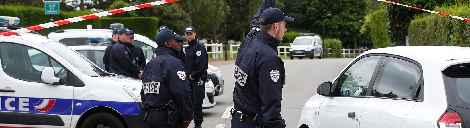 Altra azione terroristica a Parigi, uccisi due agenti di polizia: l’Isis ha rivendicato l’omicidio