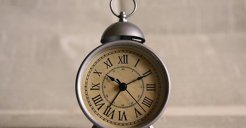 La SEC retrasa su decisión sobre el staking de un ETF de ether y un ETF de XRP