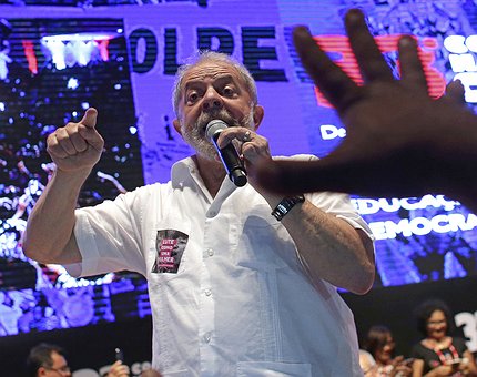 Partido dos Trabalhadores espera lançar Lula como candidato presidencial