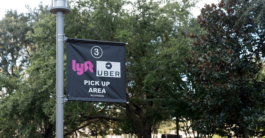 Uber y Lyft presentan sus solicitudes de salida a Bolsa de forma simultánea