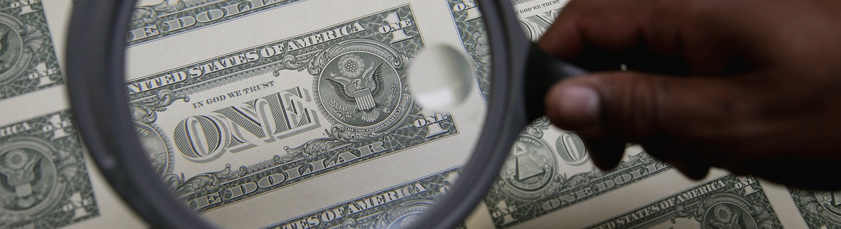 الدولار في المرتبة الأولى مرة أخرى 