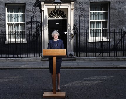  May convoca elecciones anticipadas para el 8 de junio