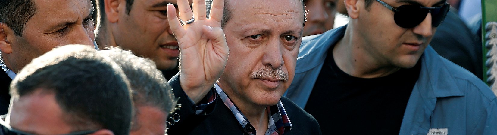 La UE acusa al gobierno turco de represión