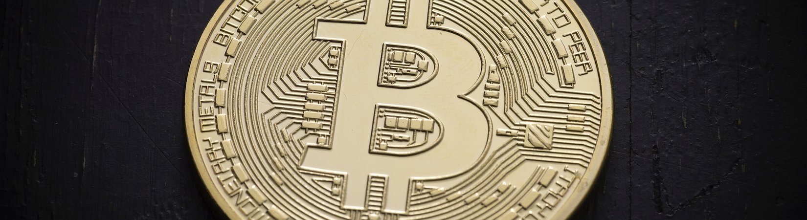 Robert Kiyosaki insta a comprar bitcoin y metales preciosos