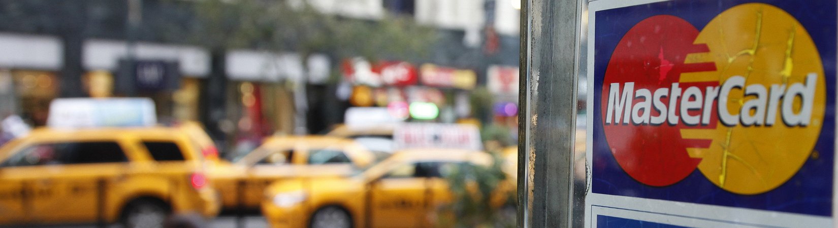 بطاقة Visa أم MasterCard.. ماذا على المستثمر الاختيار