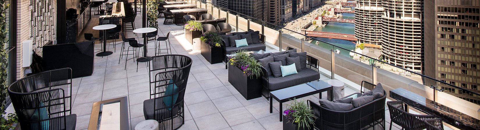 Os 8 melhores bares de hotel para reuniões de trabalho