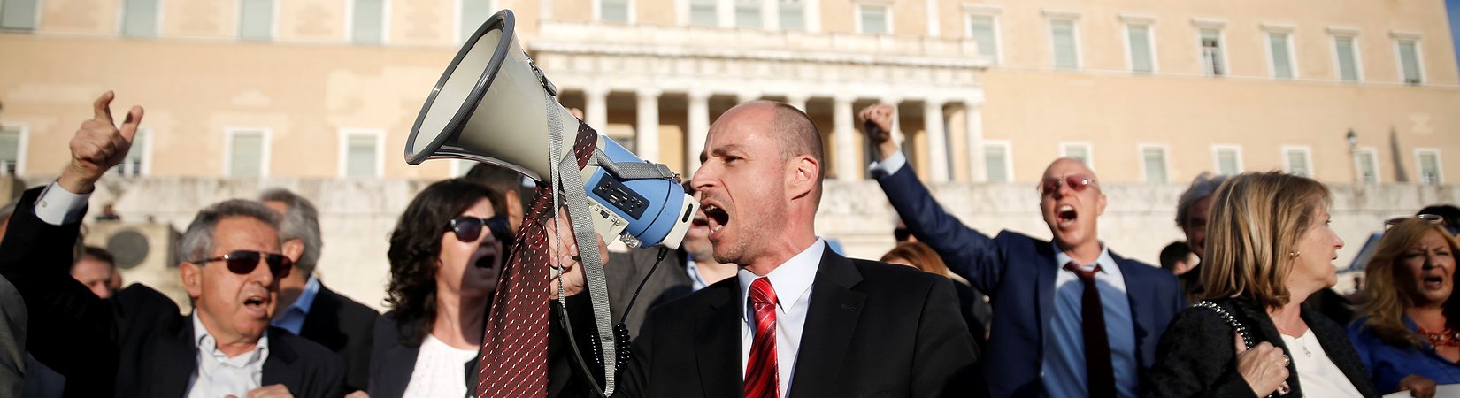 Grécia sob os holofotes: mais medidas de austeridade tendo em vista resgate financeiro