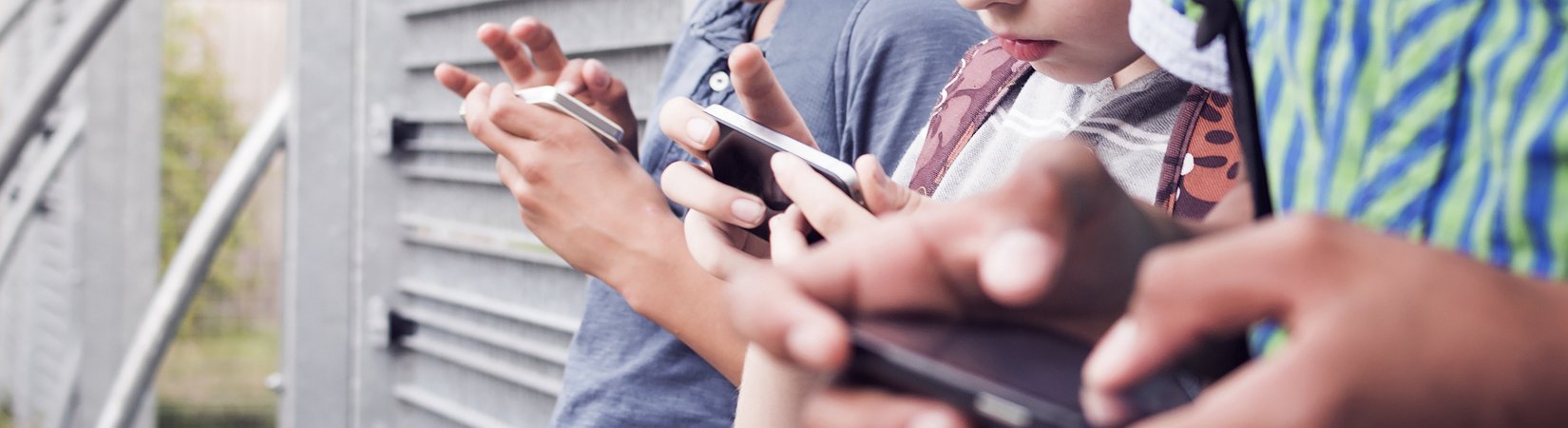 فيسبوك يغزو الإنترنت عبر الهاتف النقال