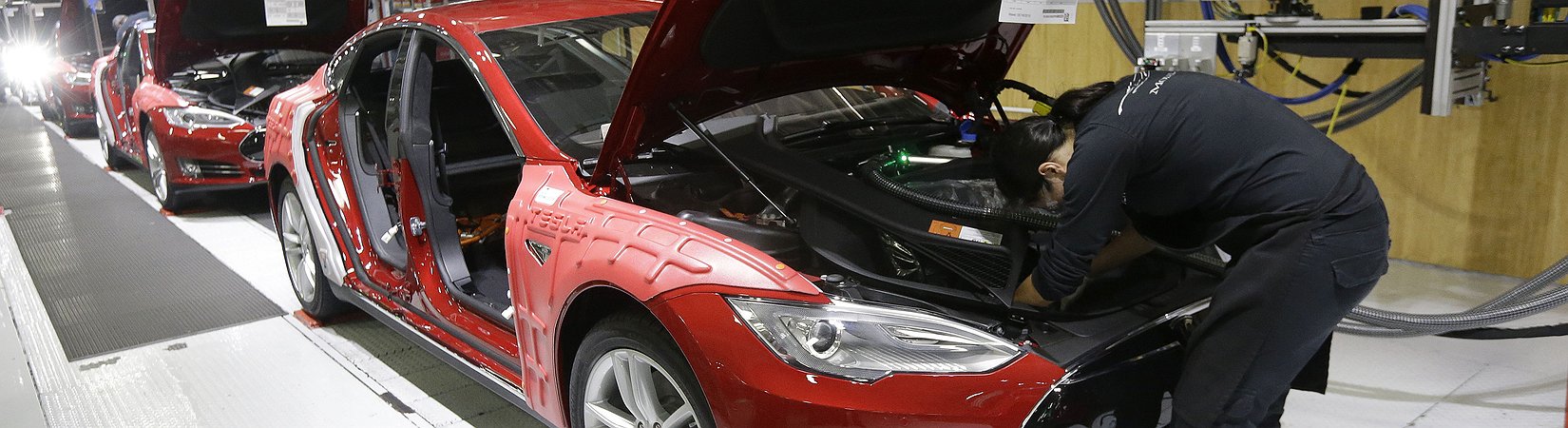 Los trabajadores de Tesla acusan a la empresa de violar sus derechos