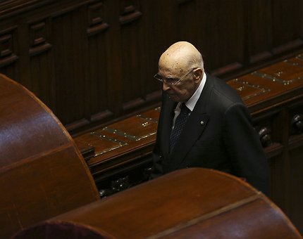 Wall Street Journal e Financial Times: “Se vince il No ci saranno rischi per l'euro”. Napolitano: sfida aberrante