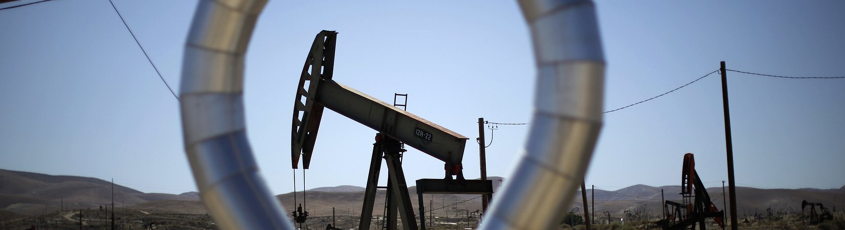 Oil slumps below $50 for first time this year
