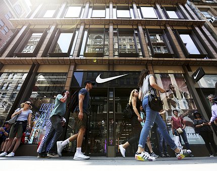 Nike vai começar a vender alguns itens na Amazon