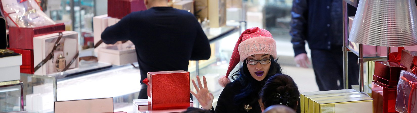 A not so Merry Christmas: department stores Macy's and Kohl's lose on holiday season sales