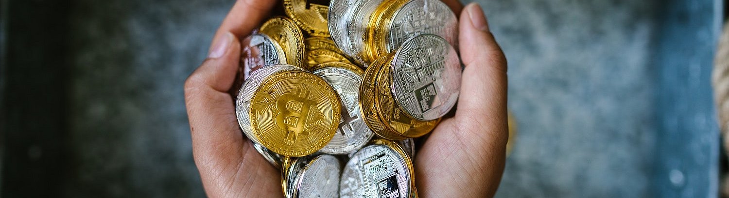 Berkshire Hathaway Vice Chairman Says Cryptocurrencies Are a Disease