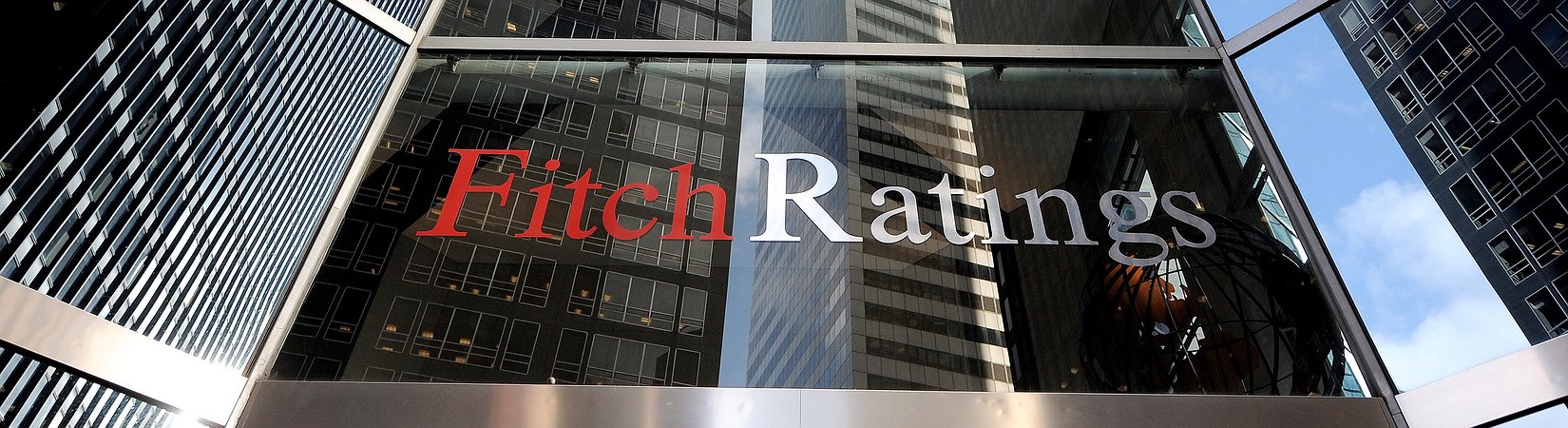 Fitch sugli Npl: “Forse saranno necessari nuovi aumenti di capitale e fusioni per le banche italiane”