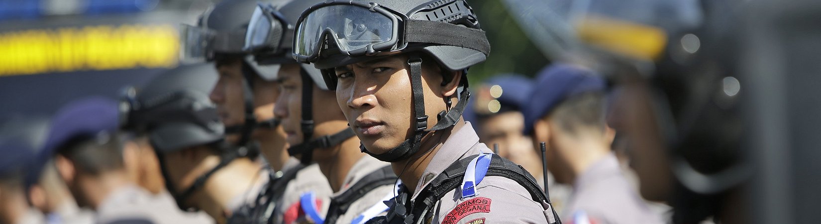 Explosiones y tiroteo en el centro de la capital de Indonesia