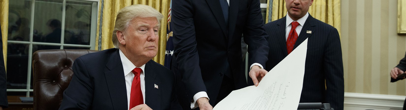 Trump promised top U.S. CEOs to cut regulations by 75% or even more