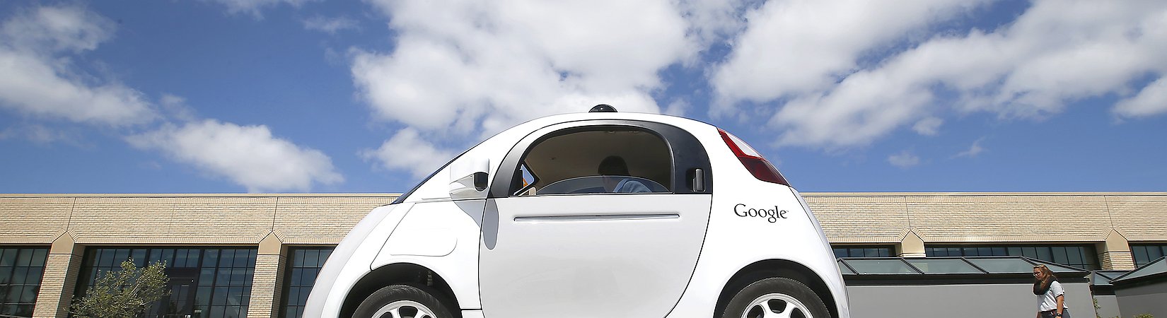 Report: Google will not develop its own self-driving car anymore