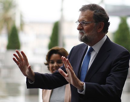 Il governo spagnolo si riunisce in sessione straordinaria sulla Catalogna