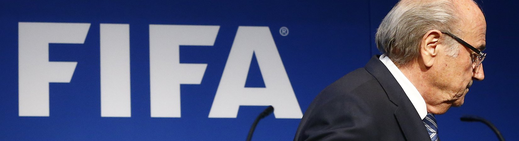 Blatter renuncia ao cargo de presidente da FIFA