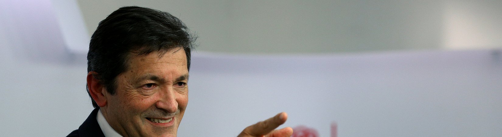 Los socialistas deciden si permitir a sus rivales formar un gobierno minoritario