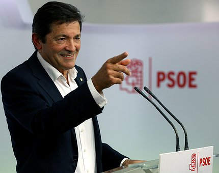 Los socialistas deciden si permitir a sus rivales formar un gobierno minoritario