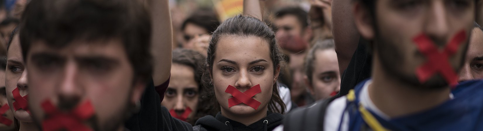 Cataluña se pone en huelga para protestar contra la violencia policial