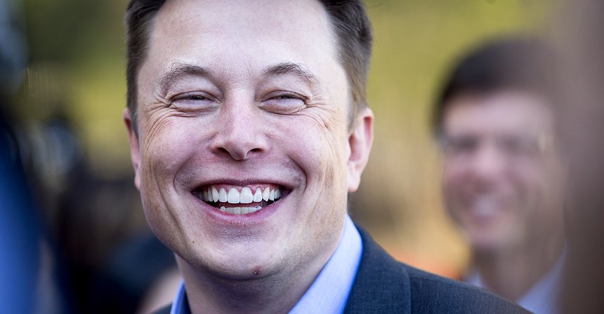 Elon Musk alcançou património líquido de 20 mil milhões de dólares