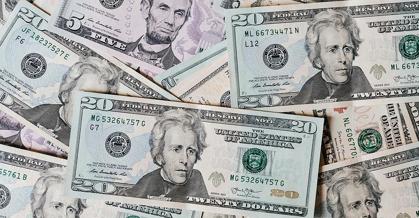 Fed Governor: Stablecoins Could Support Dollar's Reserve Status