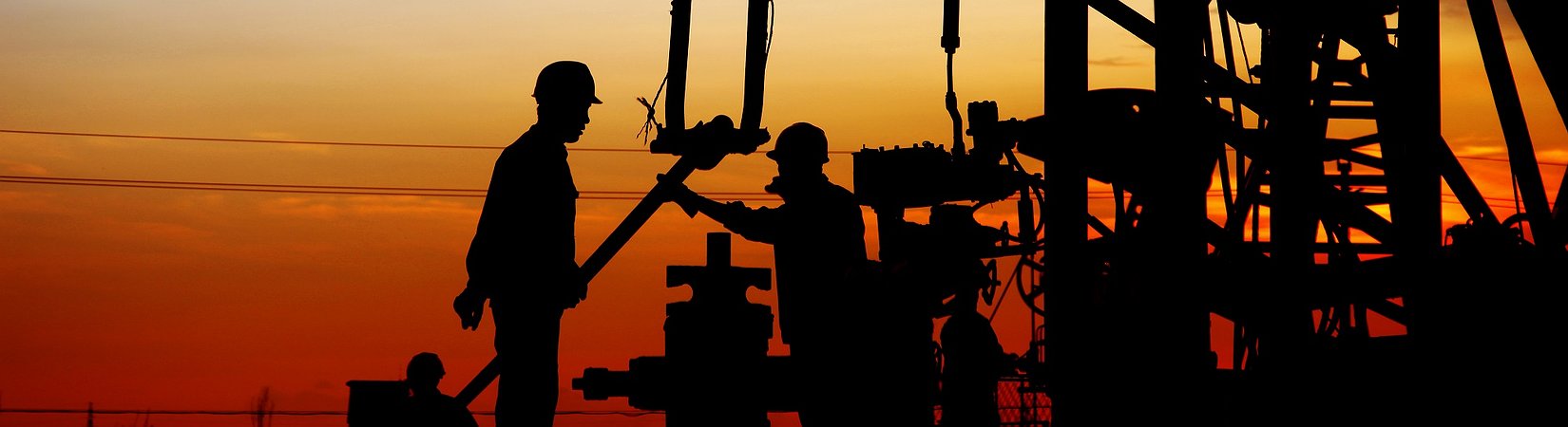 هبوط النفط يستمر