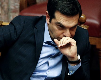 Grecia aprueba reformas para cumplir con sus acreedores