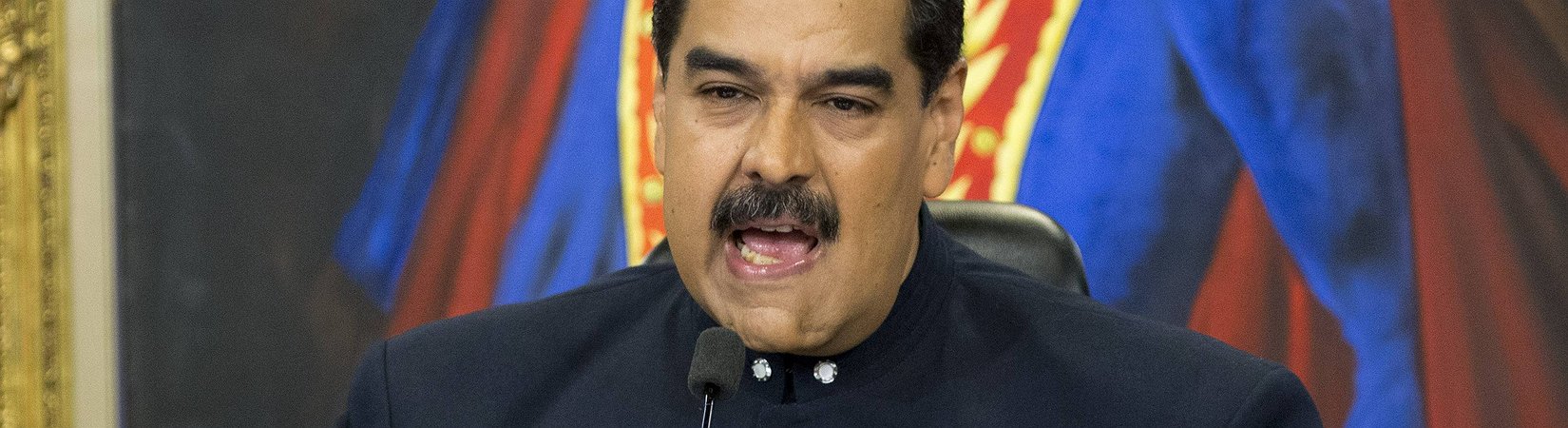 Maduro firma un decreto para impulsar la adopción del Petro