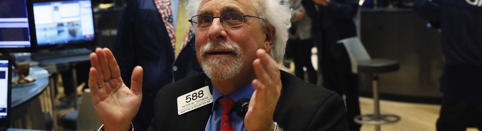 Dow hits 20,000 for the first time in its 120-year history