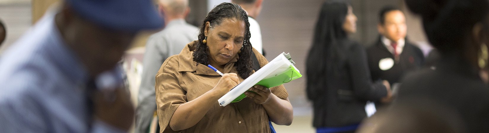 US jobless claims rise