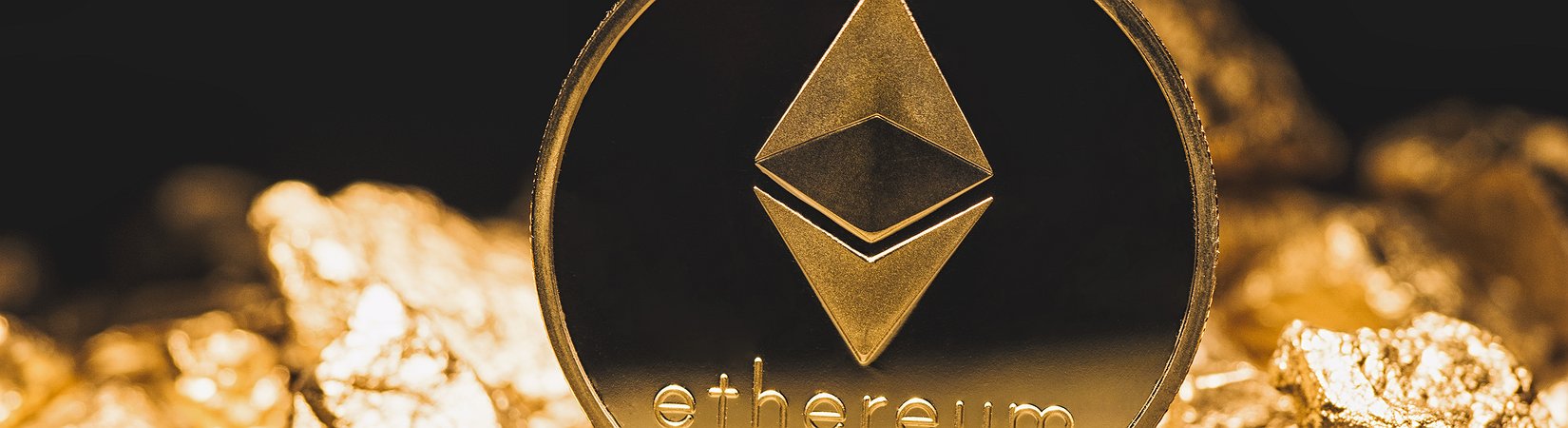 Nuovo record di Ethereum: superati i 900 $