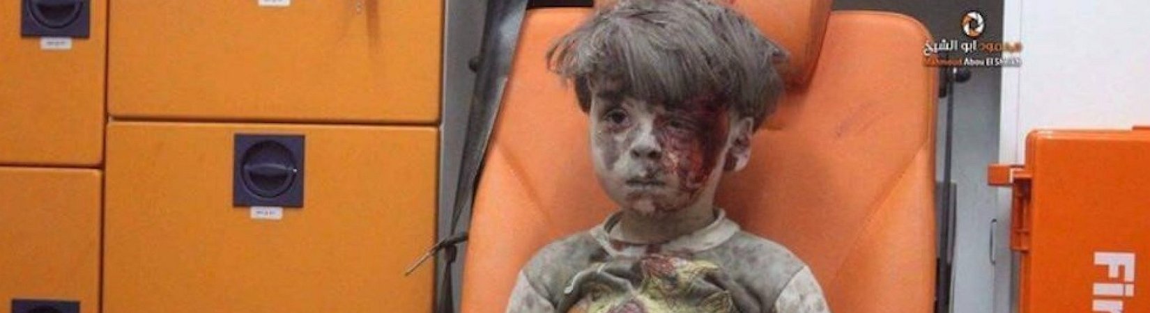 Il video del bimbo di Aleppo che sta facendo il giro del mondo è il simbolo della guerra in Siria