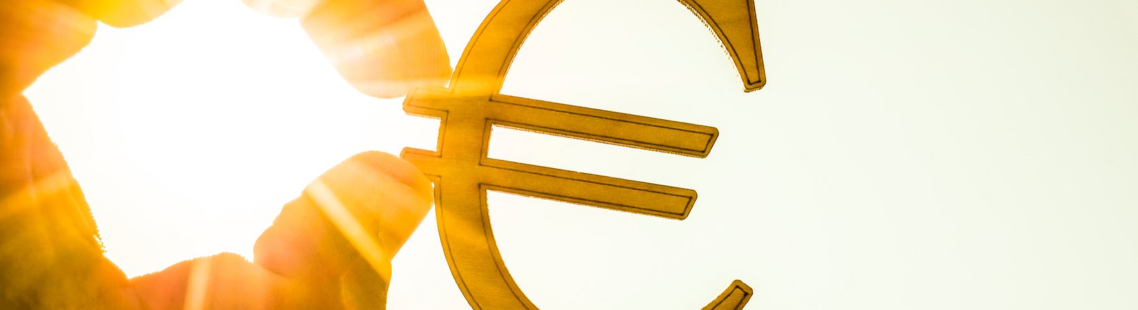 Draghi: “La Bce non ha in programma l’emissione di una criptovaluta”