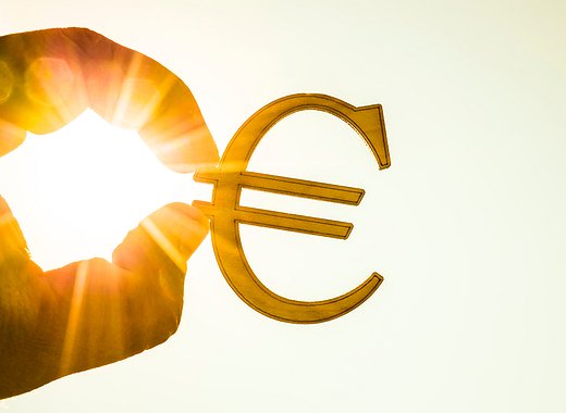 Draghi: “La Bce non ha in programma l’emissione di una criptovaluta”