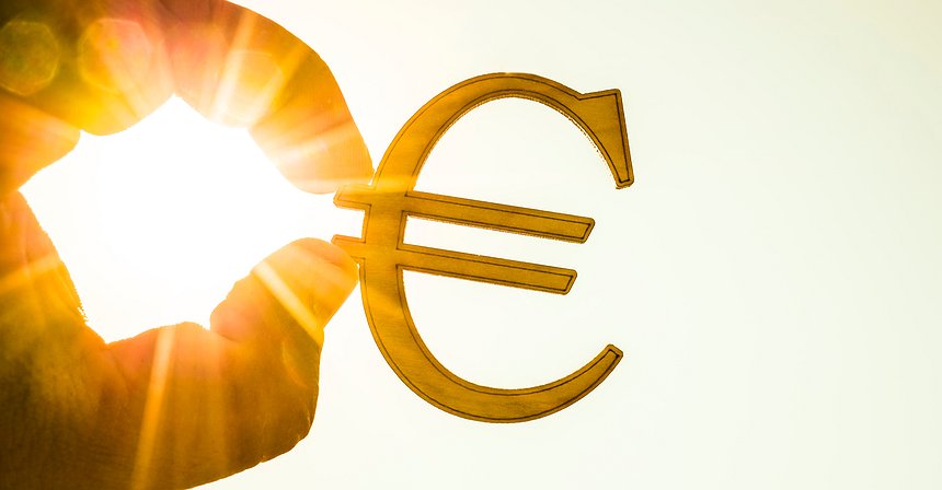 Draghi: “La Bce non ha in programma l’emissione di una criptovaluta”