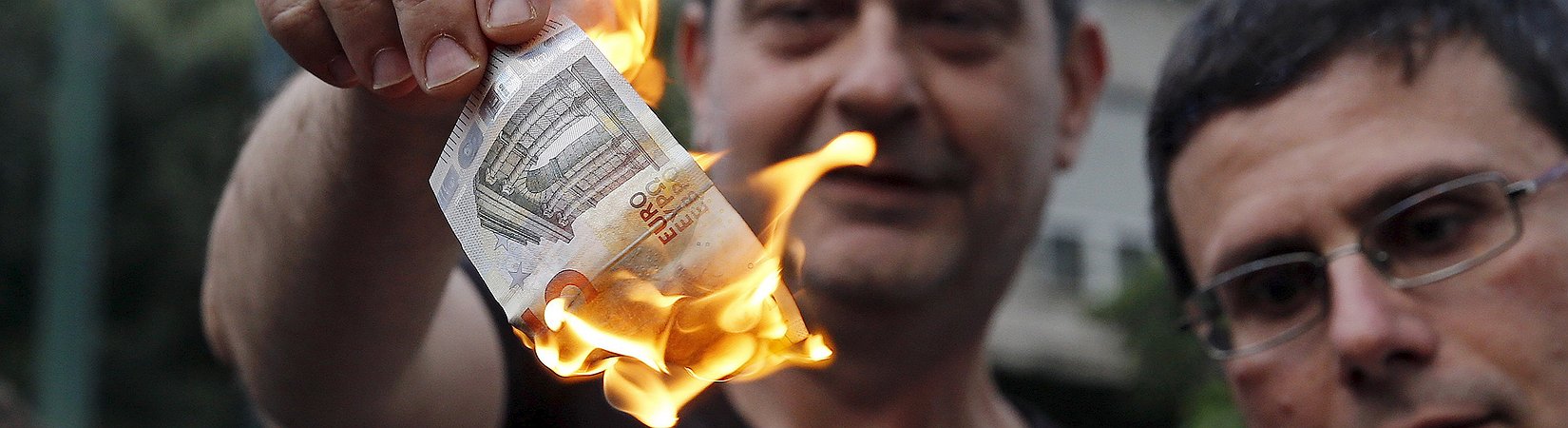 Na Grécia fecham os bancos e a bolsa de valores