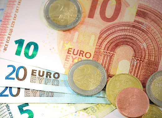 La Comisión Europea planea desarrollar un marco legal para el euro digital